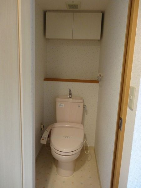 【トイレ】　温水洗浄便座付