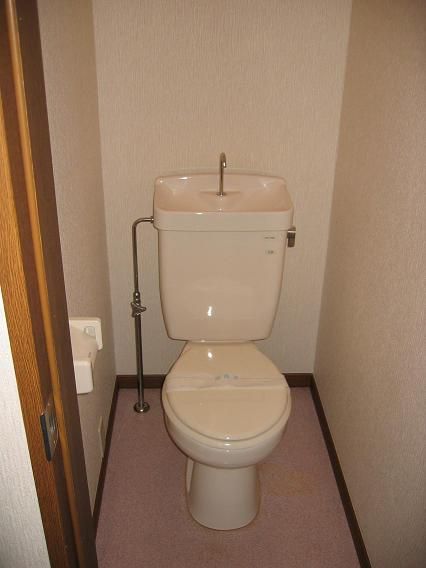 【トイレ】　洋式トイレ　コンセント付